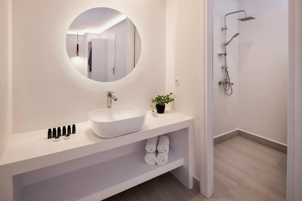 SUITE ONE BEDROOM Room, Palm Island Suites, Santorini