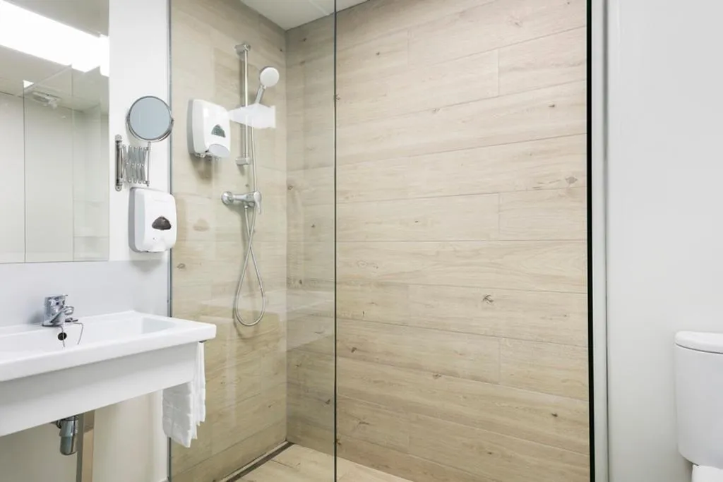 TRIPLE WITH TERRACE Room, Bcn Montjuic, Barcelona