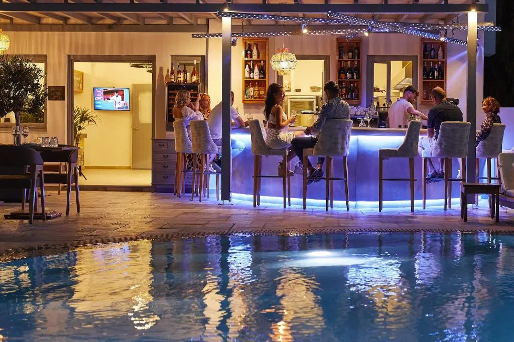 Sports and Entertainment, Amara Suites Santorini, Santorini