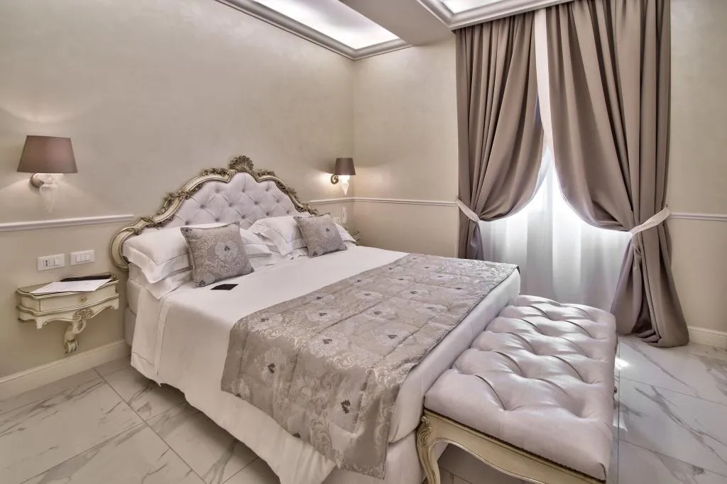 SUITE DELUXE Room, The Moon Boutique Hotel, Florence