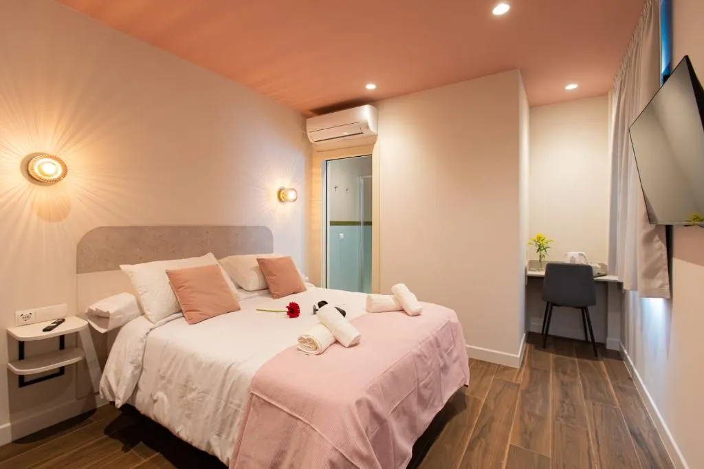 DOUBLE DELUXE POOL VIEW Room, Boutique Rooms Playa Burriana, Costa Del Sol