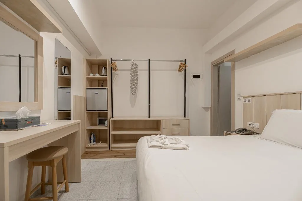DOUBLE STANDARD Room, Iakinthos, Tsilivi Beach, Zante