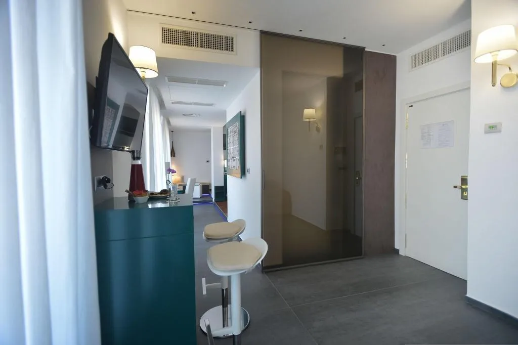 SUITE SEA VIEW WITH TERRACE Room, Reginna Palace, Naples