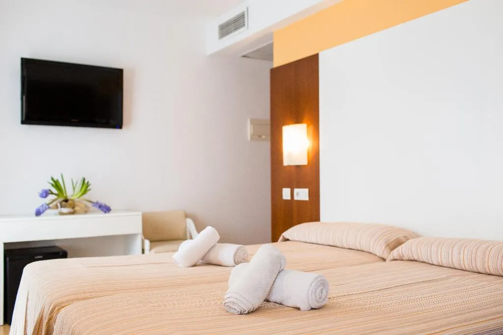 Double or Twin STANDARD Room, Sagitario Hostal Ciutadella, Menorca