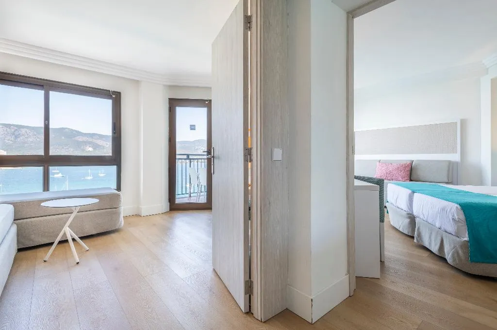 FAMILY ROOM SEA VIEW Room, Leonardo Royal Hotel Mallorca, Majorca