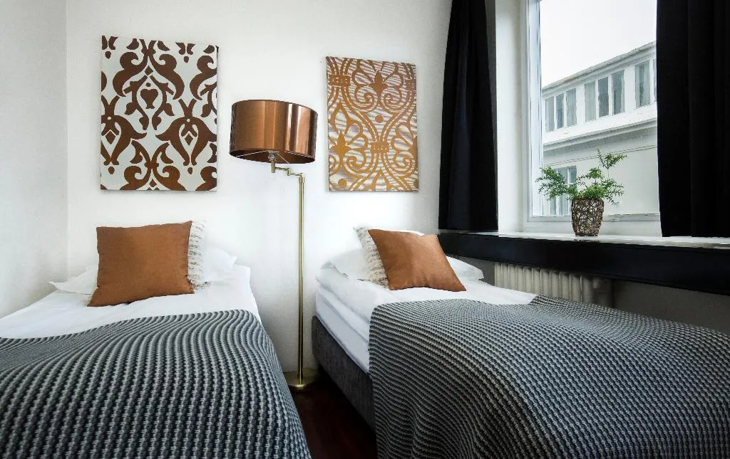 APARTMENT THREE BEDROOMS Room, Mani Apartments, Reykjavik