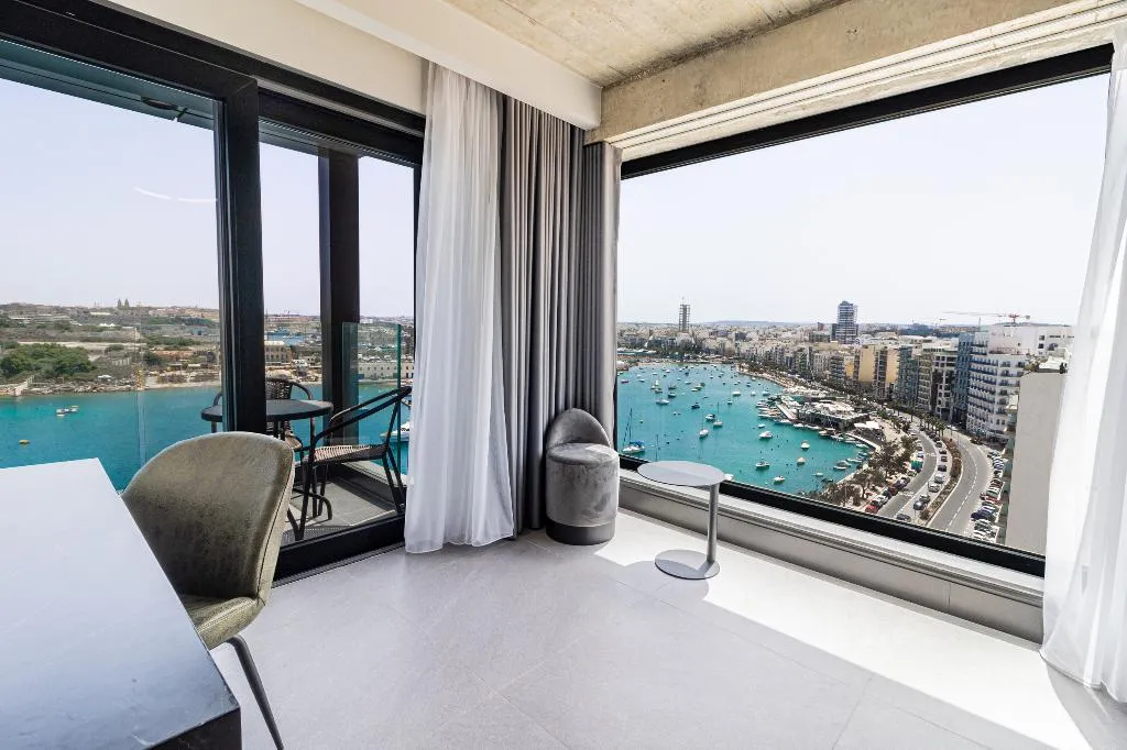 Double or Twin EXECUTIVE SEA VIEW Room, The Londoner Hotel Sliema, Malta