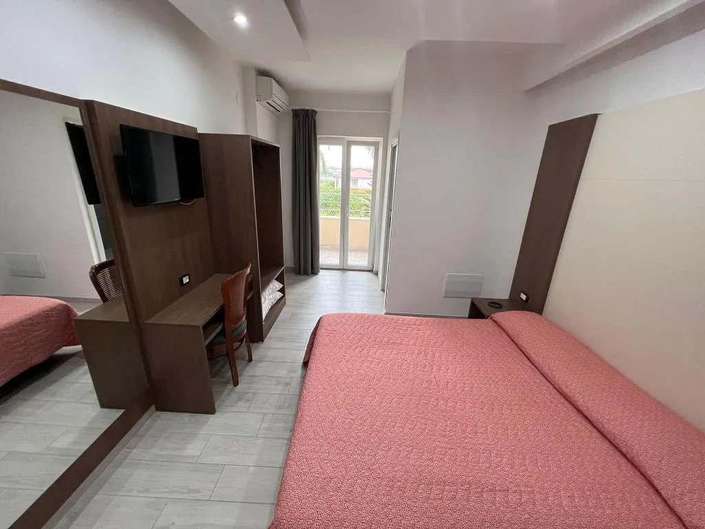Room, Hotel La Mela, Naples