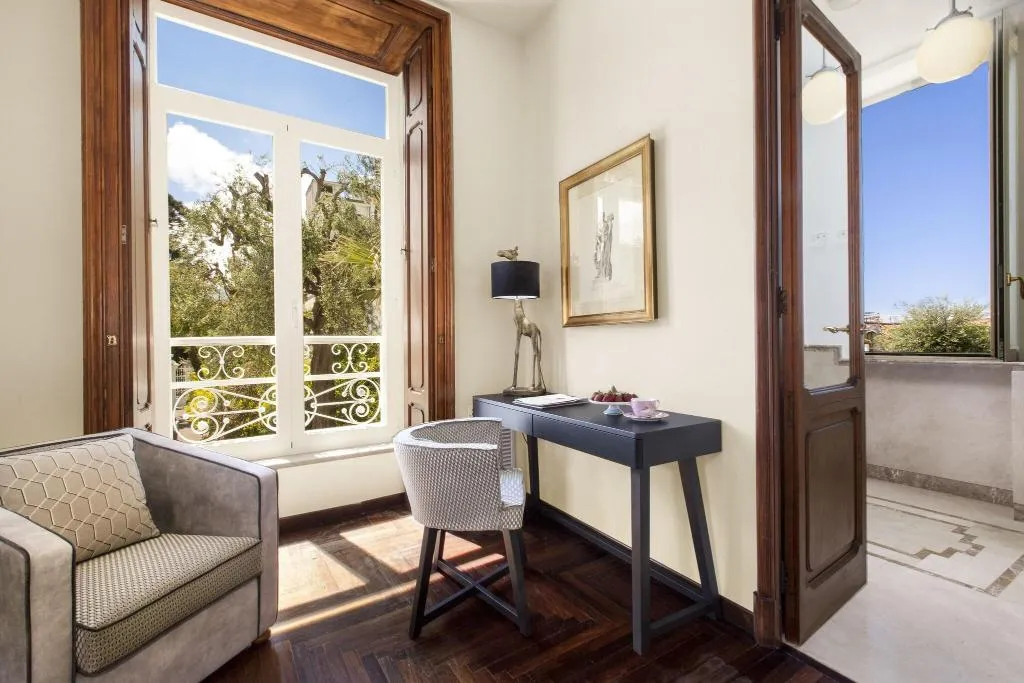JUNIOR SUITE WITH JACUZZI Room, Relais Villa Savarese, Naples