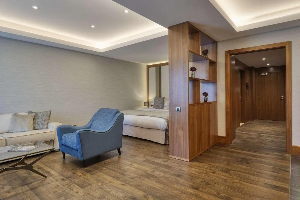 Room, Grand Hotel Kempinski Riga, Riga