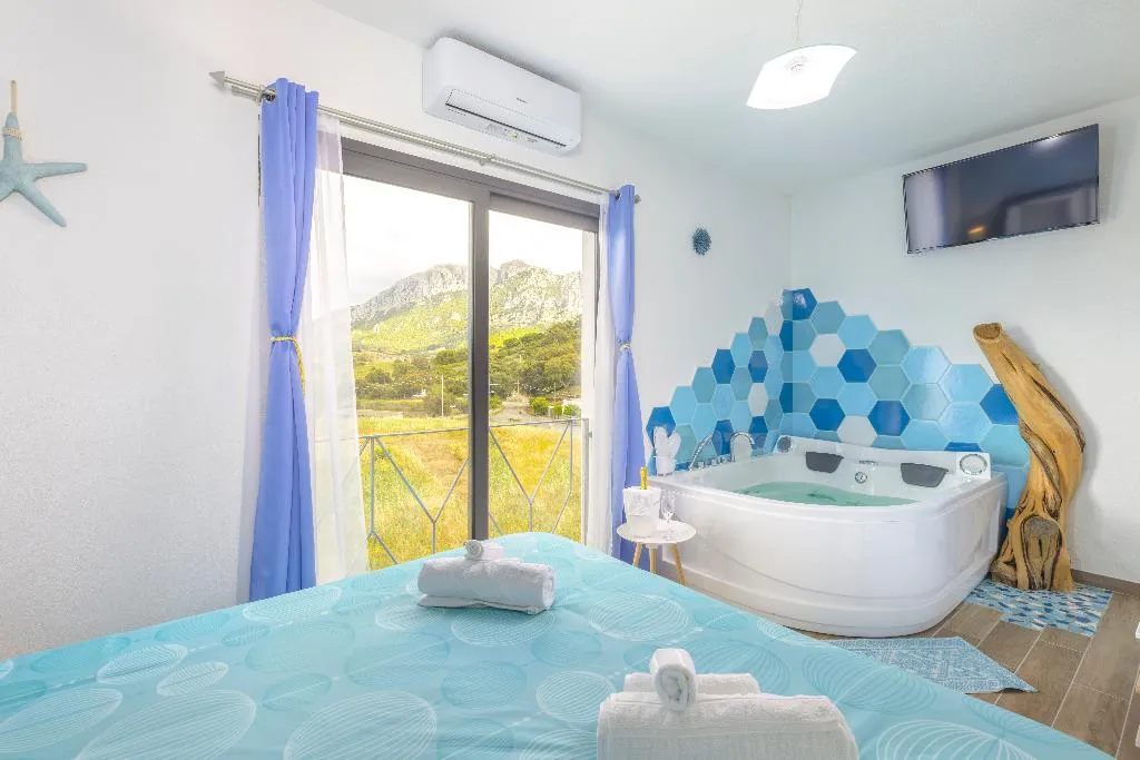 JUNIOR SUITE DELUXE ONE BED Room, Agua Dorada Boutique, Olbia