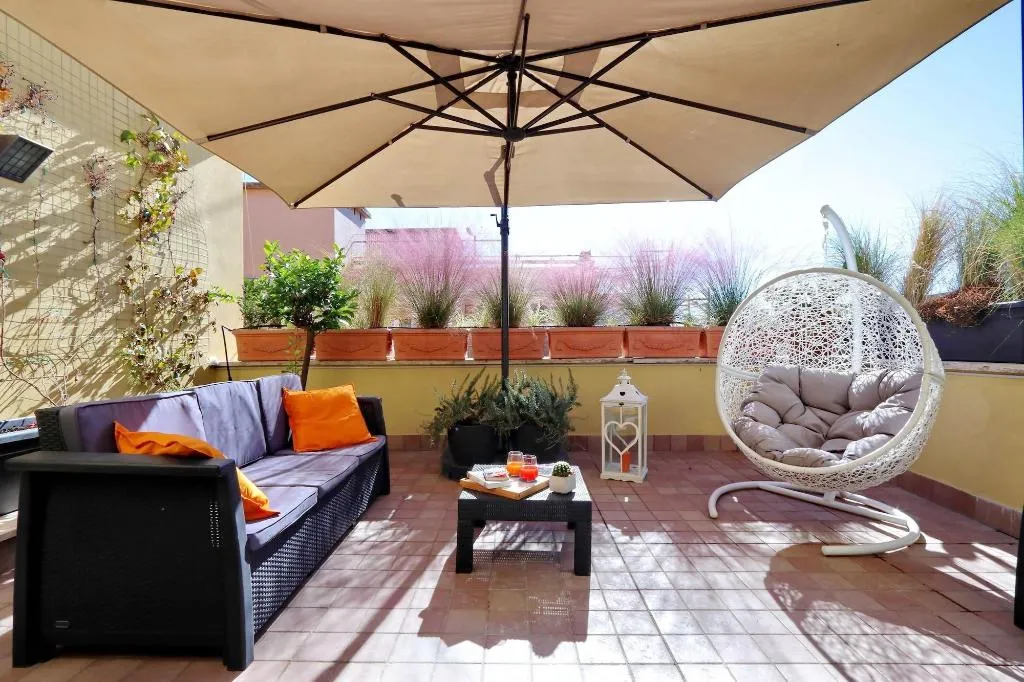 Room, Vico Rooms And Terrace, Rome