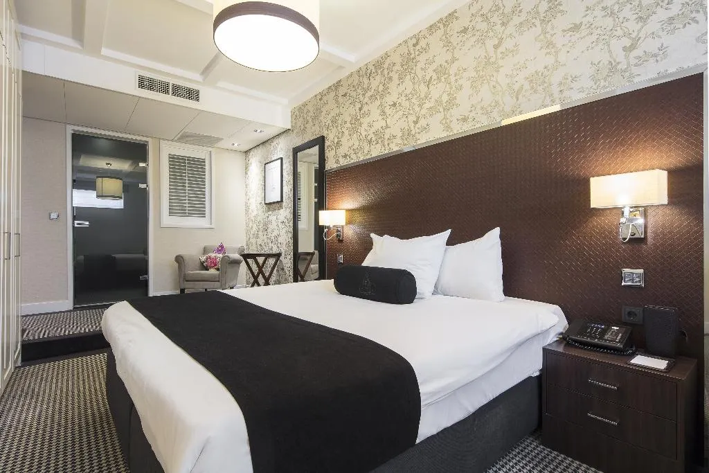TRIPLE STANDARD Room, Boutique Hotel Notting Hill, Amsterdam