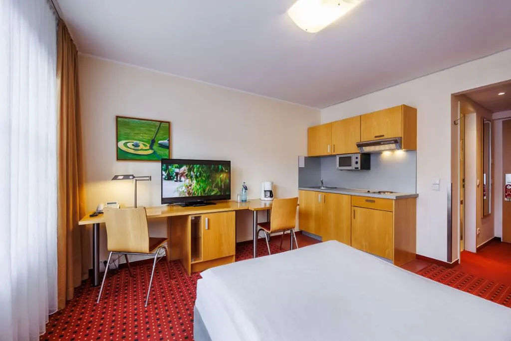 APARTMENT CAPACITY 1 Room, Airporthotel Berlin Adlershof, Berlin