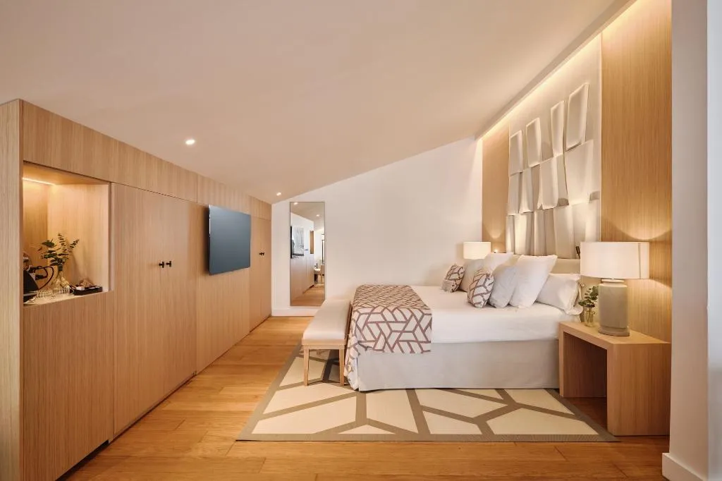 JUNIOR SUITE STANDARD Room, Hospes Palau de la Mar Valencia, Valencia