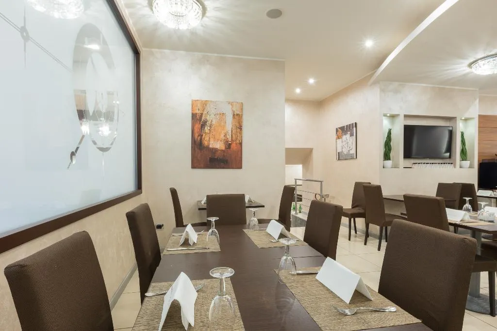 Restaurant, Magris Hotel, Naples