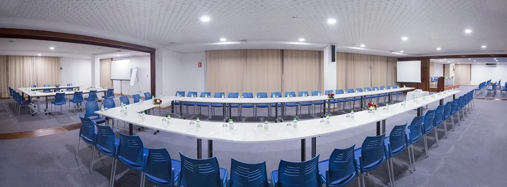 Conferences, El Oumnia Puerto, Tangier