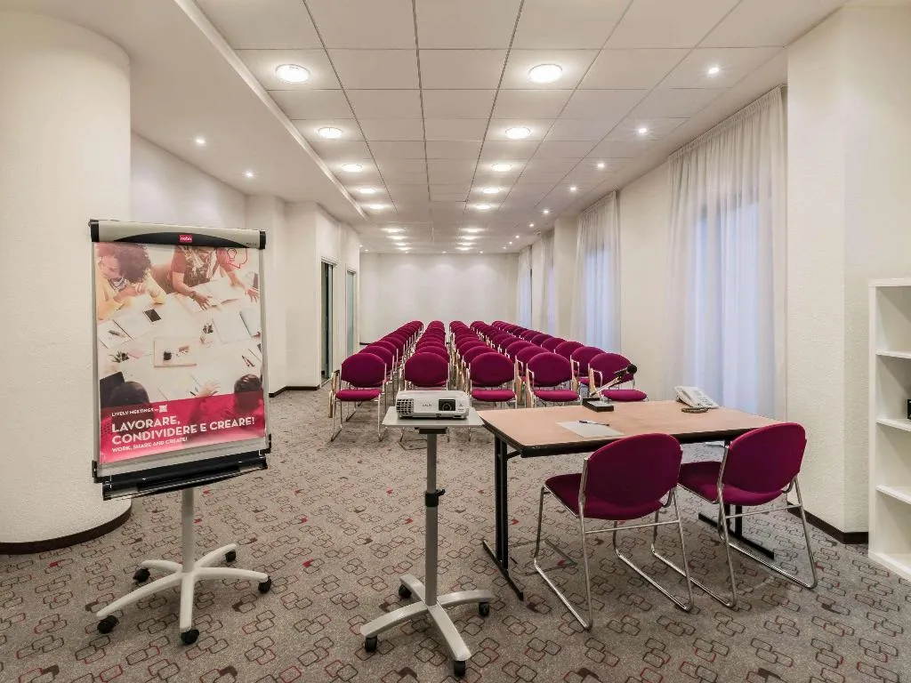 Conferences, ibis Milano Malpensa Aeroporto, Milan