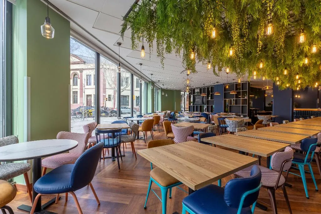 Restaurant, Travelodge Barcelona Poblenou, Barcelona