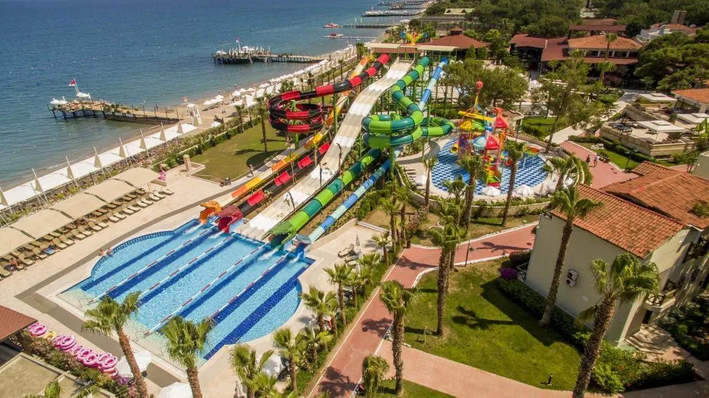 Pool, Crystal Flora Pearl Collection, Antalya