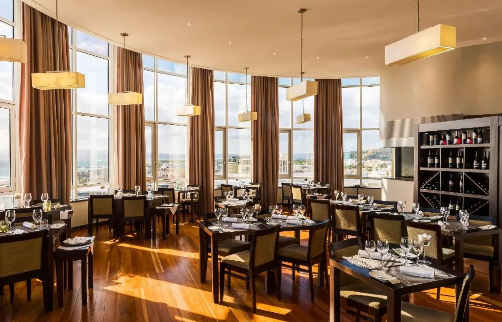 Restaurant, Tryp Lisboa Caparica Mar Hotel, Lisbon
