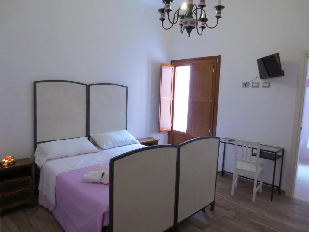 Room, B&B Vergilia, Catania