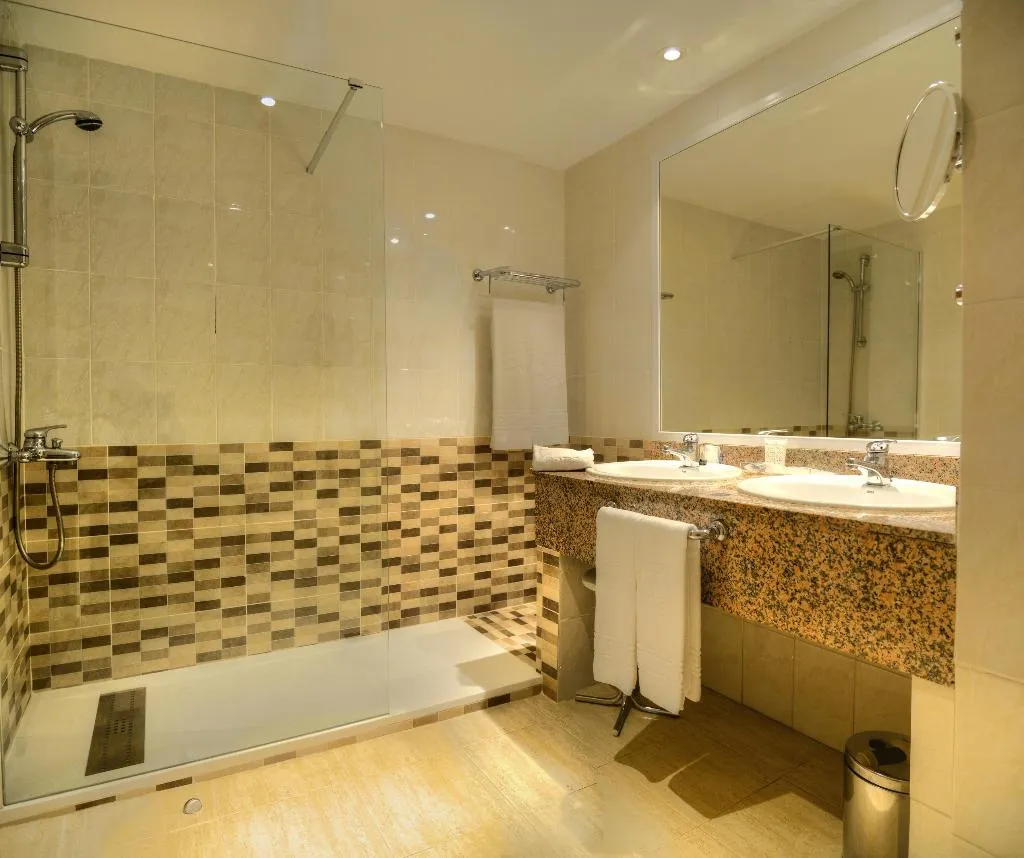 DOUBLE STANDARD Room, Beatriz Toledo Auditorium & Spa, Madrid