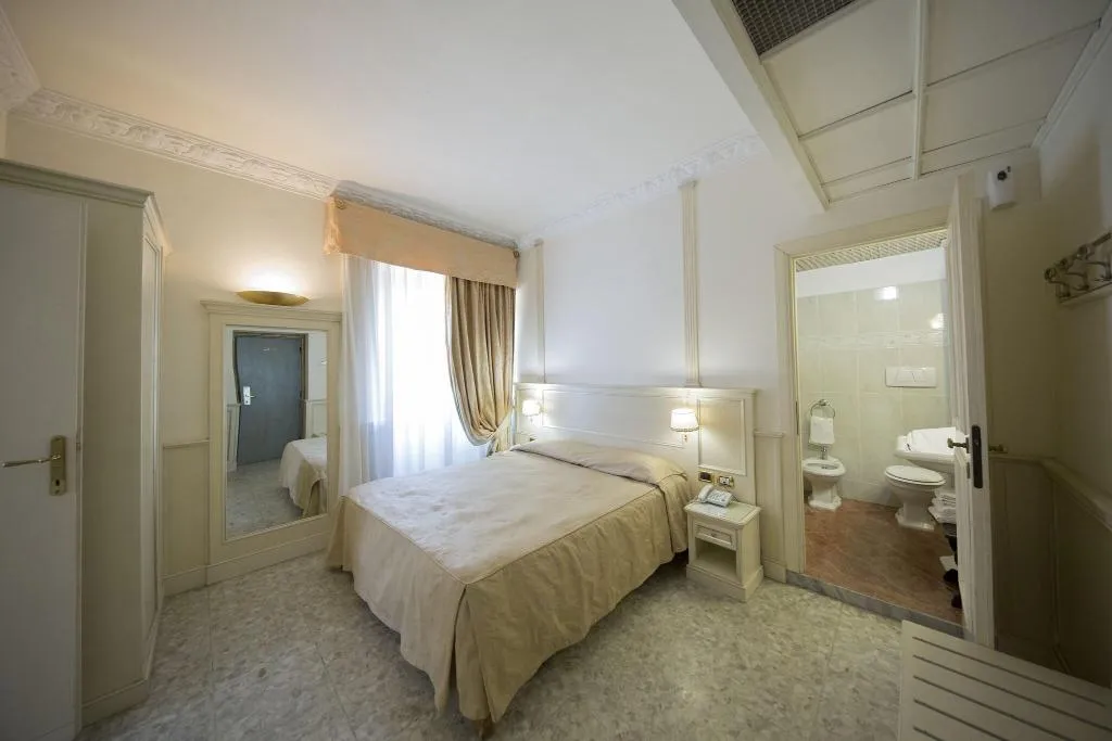 Room, Mancini Park, Rome