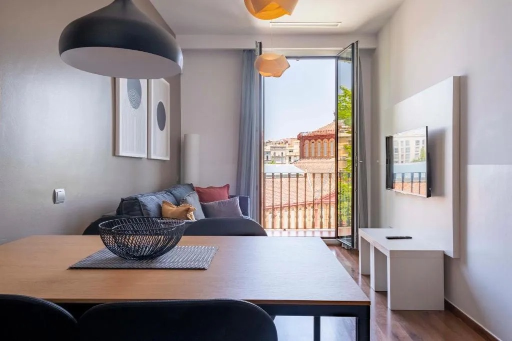 APARTMENT ONE BEDROOM Room, Aspasios Market Balconies, Barcelona