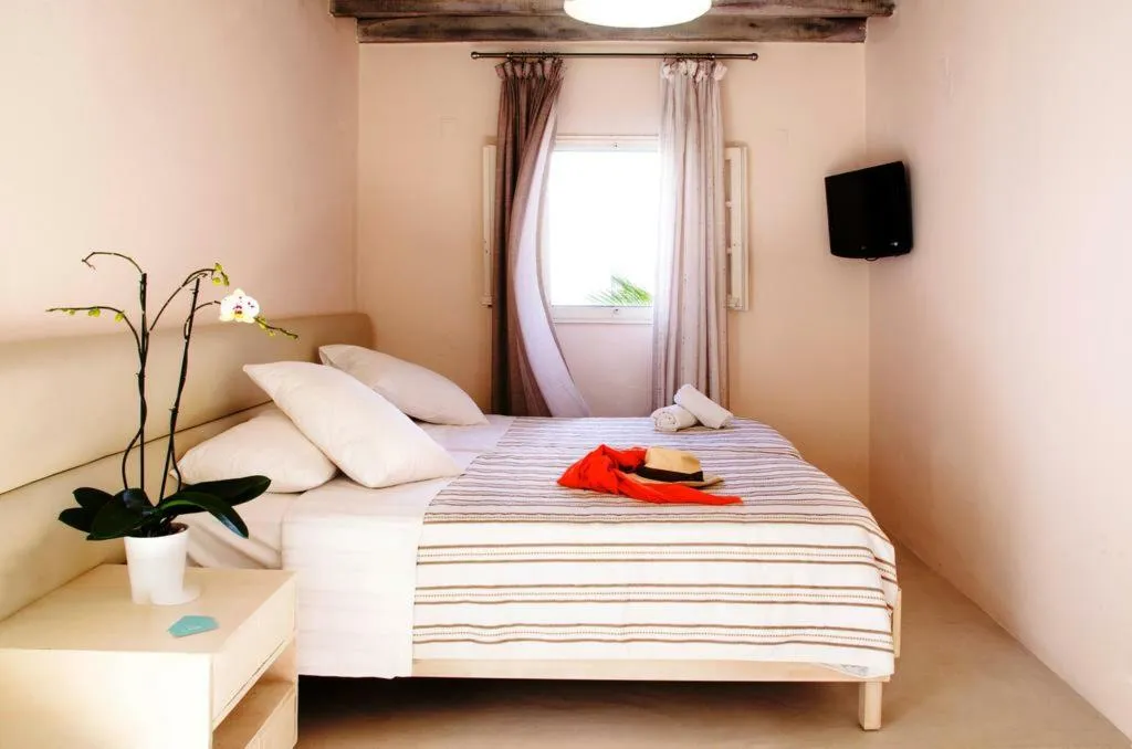 SINGLE SUPERIOR GARDEN VIEW Room, Olia Hotel, Mykonos