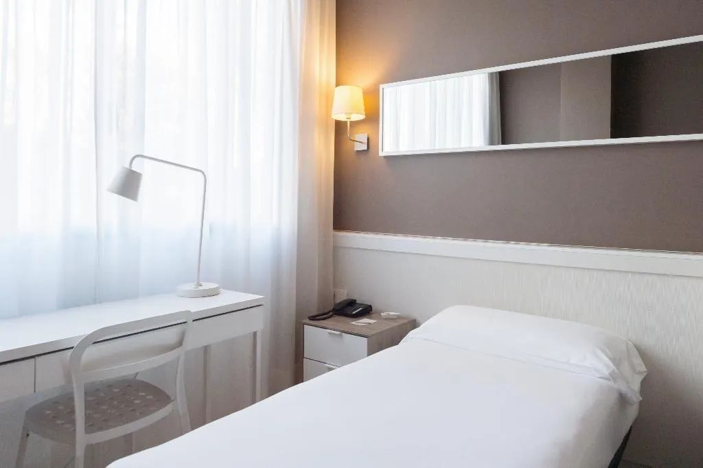 SINGLE STANDARD Room, Paral.lel, Barcelona