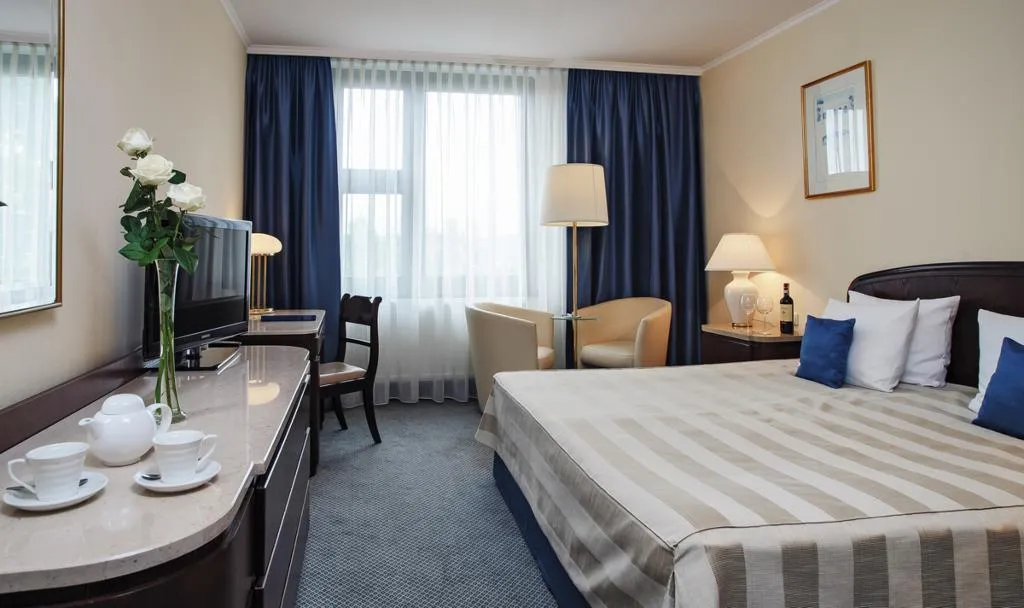 DOUBLE SINGLE USE STANDARD Room, Booking Hotel Crown Piast & Spa*****, Krakow