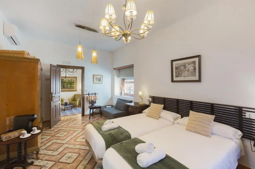 Double or Twin TWO QUEEN BEDS Room, Art boutique La Casona de las Flores, Costa Blanca