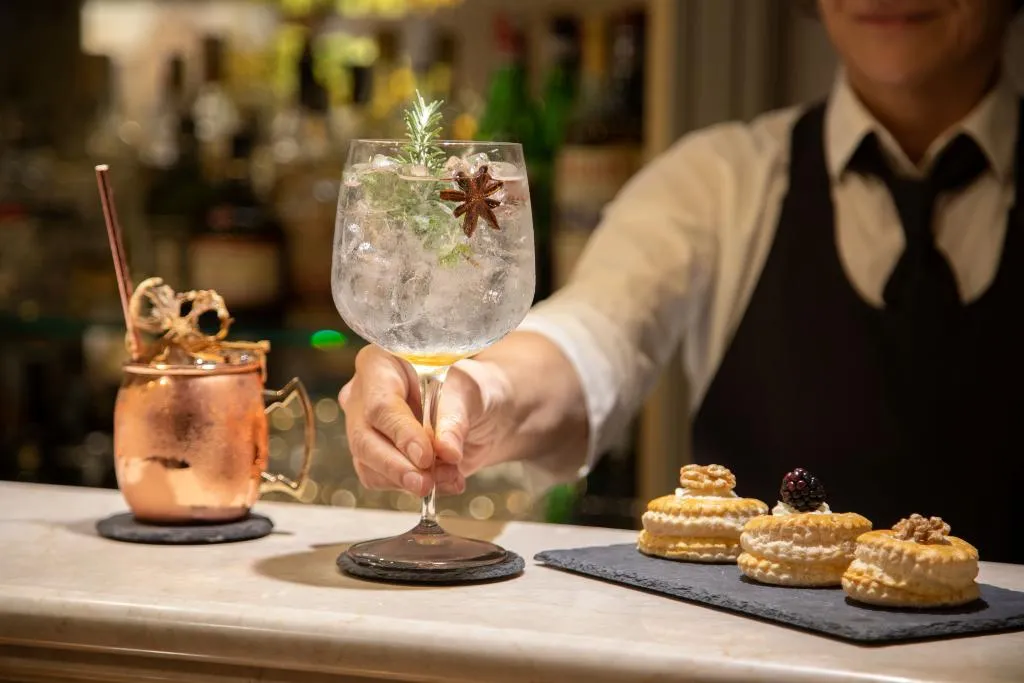 Bar, Mozart, Rome