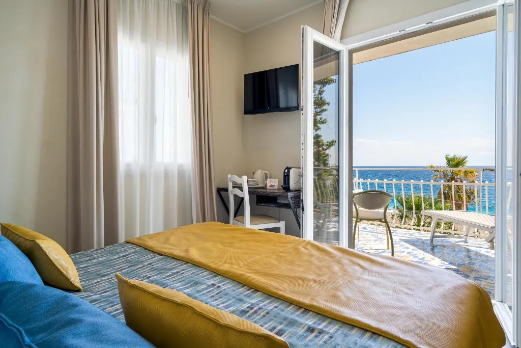 DOUBLE DELUXE SEA FRONT Room, Hotel Rivage Taormina, Taormina