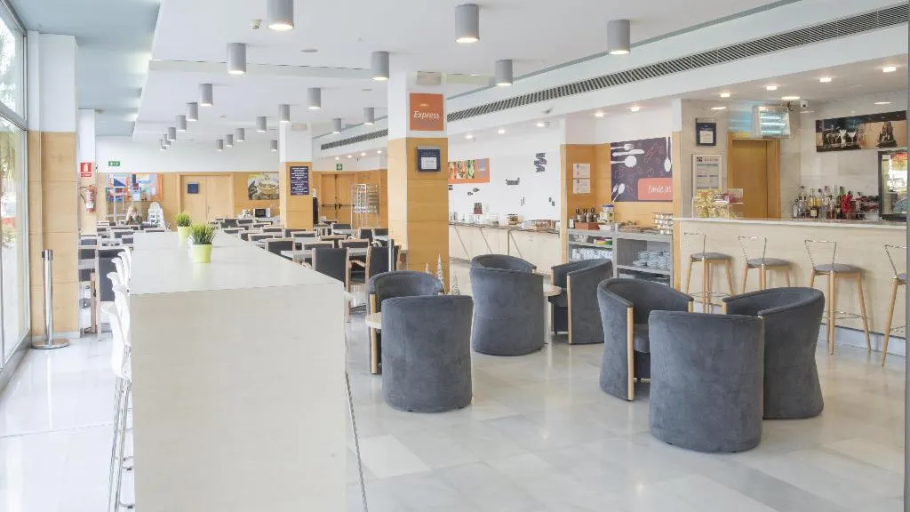 Bar, Holiday Inn Express Valencia Bonaire, Valencia