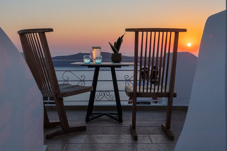 La Maltese Estate, Santorini