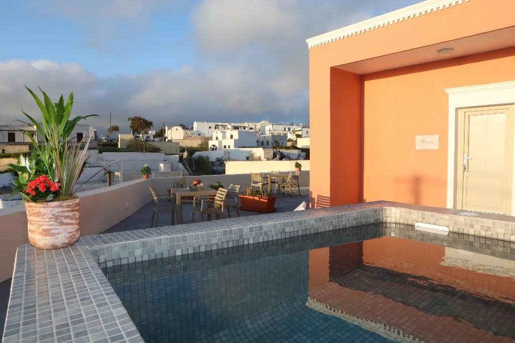 SUITE WITH JACUZZI WITH VIEWS Room, Nomikos Mansion, Santorini
