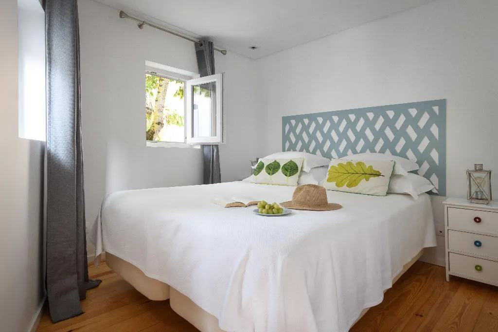APARTMENT STANDARD Room, Alfama Yellow House, Lisbon