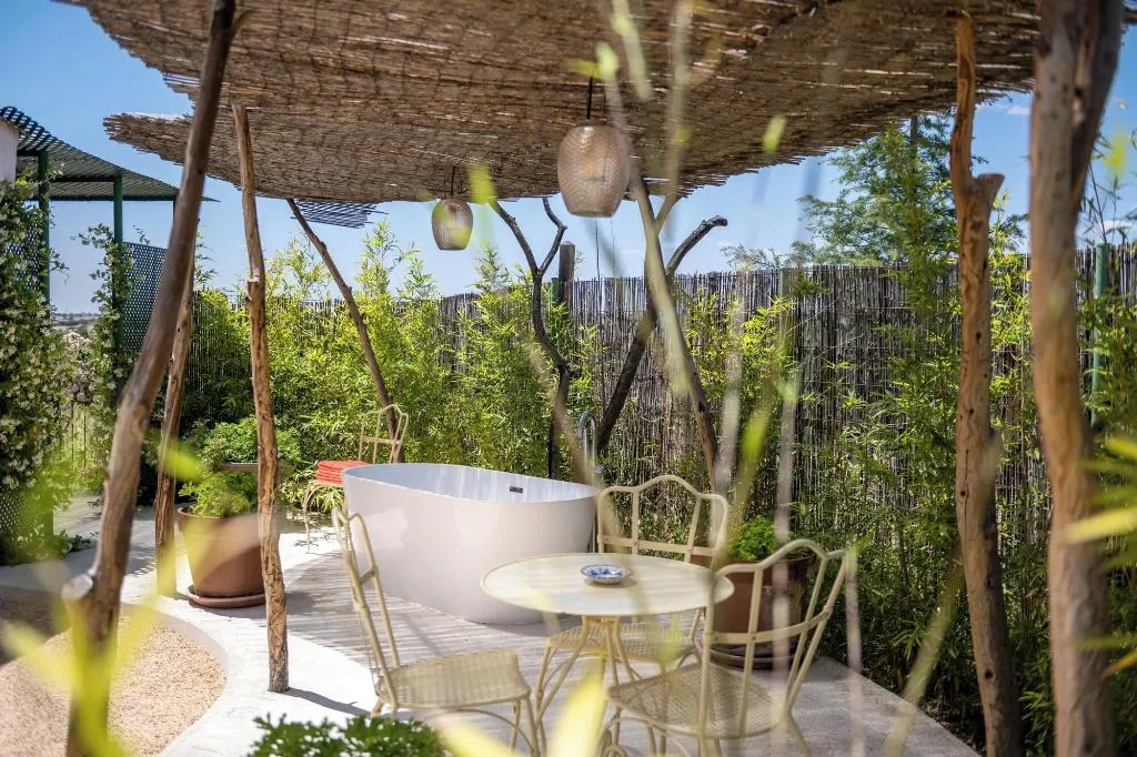 Room, Aal Cachucho, Madrid