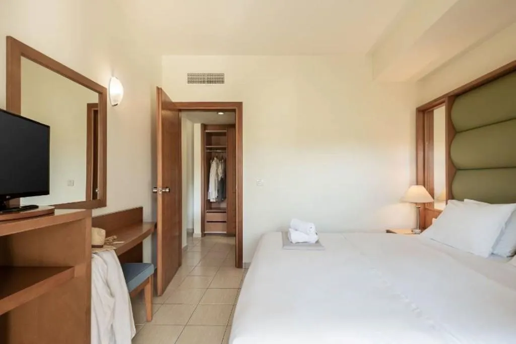 JUNIOR SUITE LAND VIEW Room, Cretan Dream Resort & Spa, Crete
