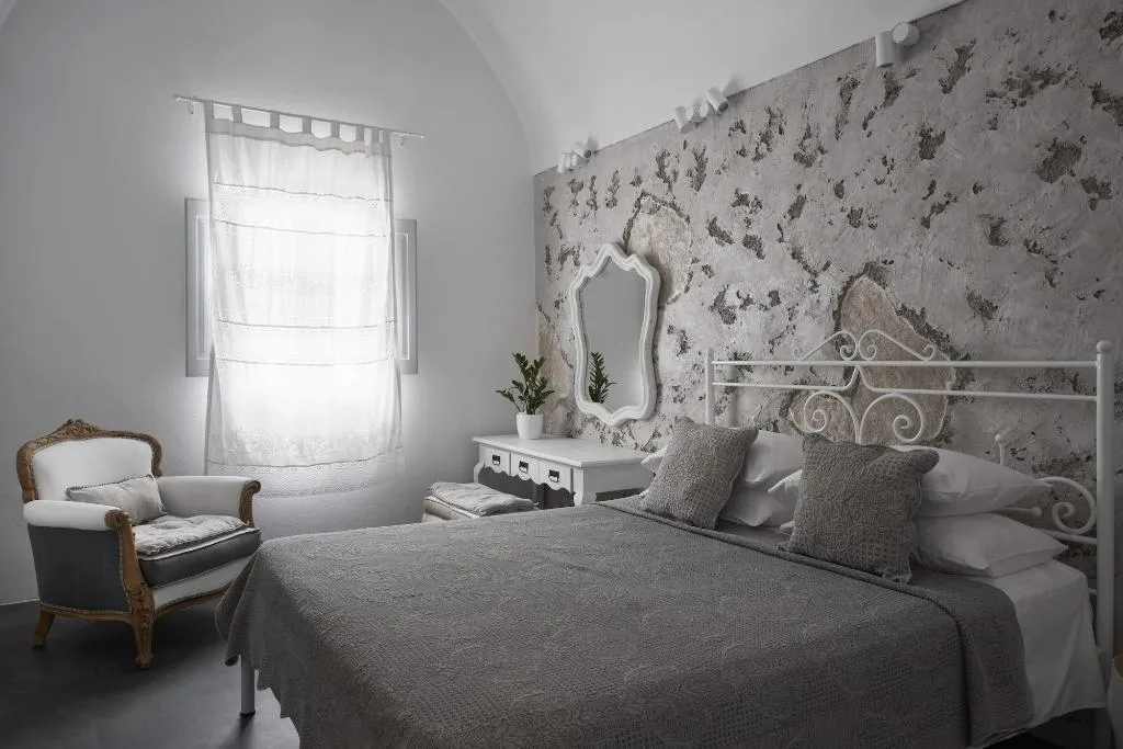 Room, Makris Beach Hotel, Santorini