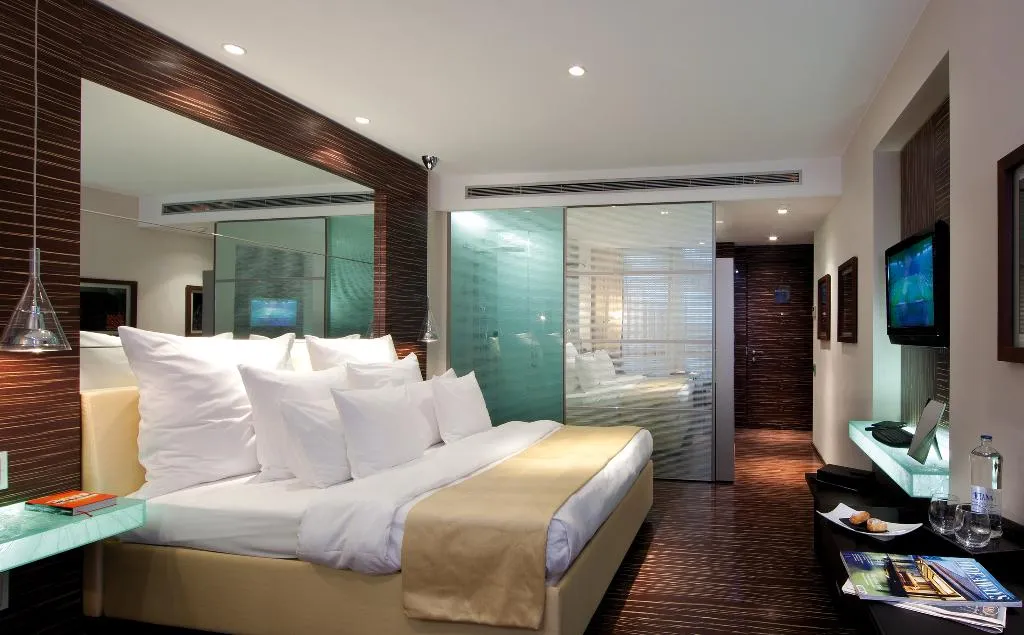 Double or Twin DELUXE HARBOUR VIEW Room, Romeo, Naples