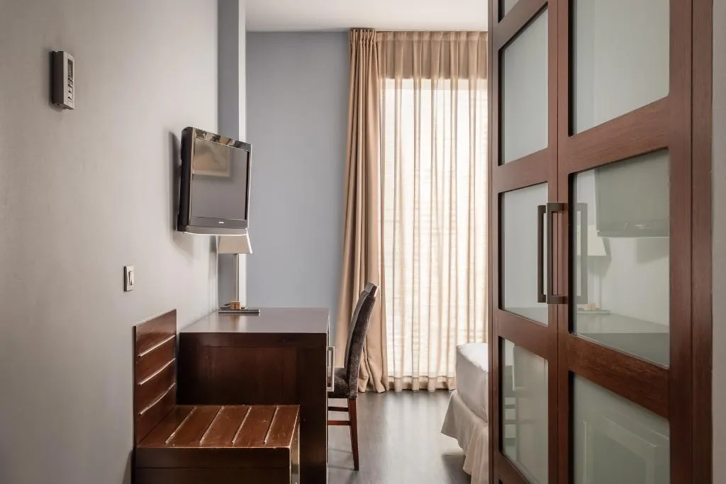 DOUBLE SINGLE USE STANDARD Room, Madanis Hotel, Barcelona