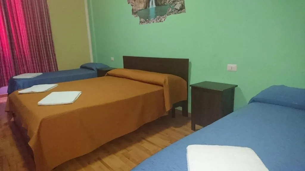 Room, Lam Guest House Due, Naples