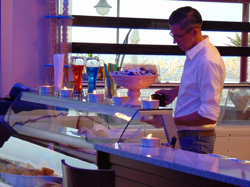Bar, Columbus, Venice