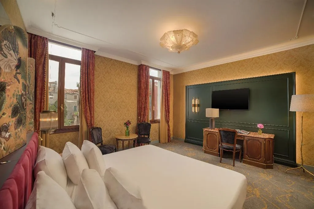 DOUBLE PREMIUM Room, NH Collection Venezia Grand Hotel Palazzo dei Dogi, Venice