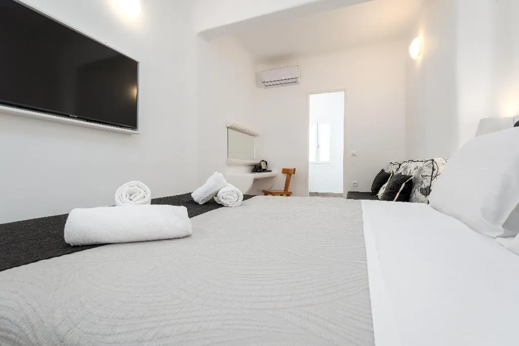 SUITE WITH JACUZZI Room, Amaze Suites, Santorini