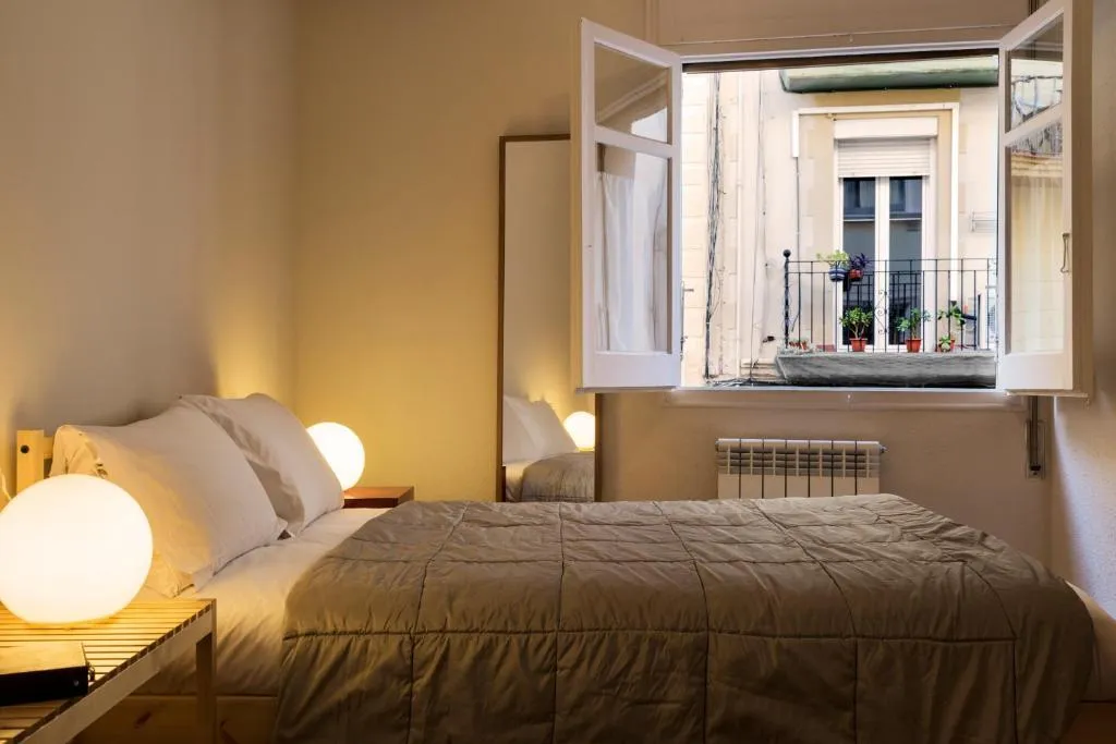 APARTMENT FOUR BEDROOMS Room, Ainb Barcelona Sants Apartments, Barcelona