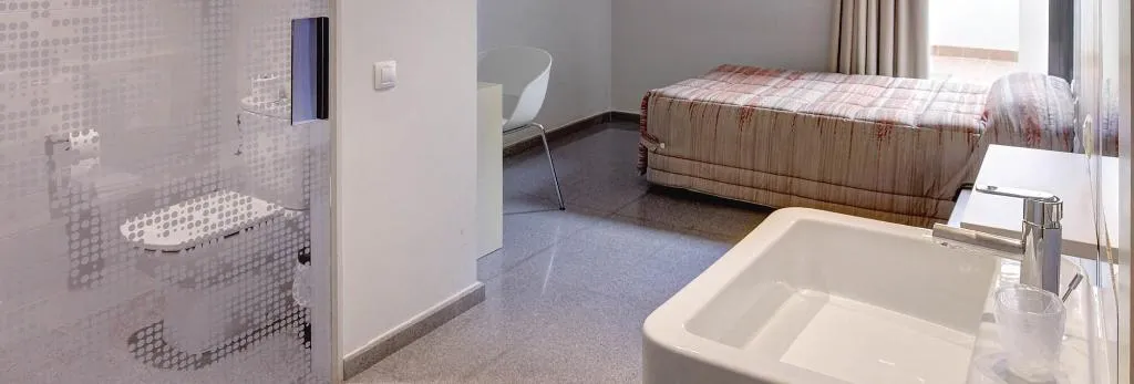 Room, Hostal La Creu, Costa Dorada